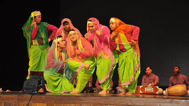 পদাতিক নাট্য সংসদের ‘গুনজান বিবির পালা’র দৃশ্য