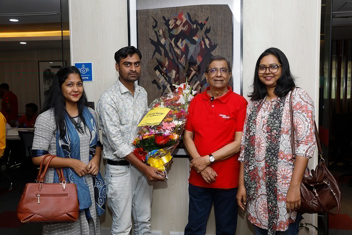 শুভেচ্ছা জানাতে আসেন কনসিটো পিআরের কর্মকর্তারা