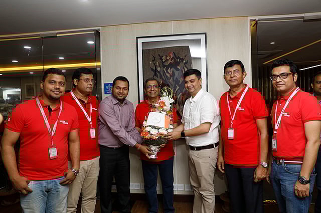 প্রথম আলোকে শুভেচ্ছা জানায় বাংলালিংক