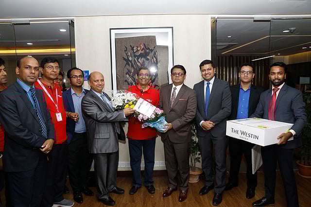 প্রিমিয়ার ব্যাংকের পক্ষ থেকে শুভেচ্ছা জানানো হয়