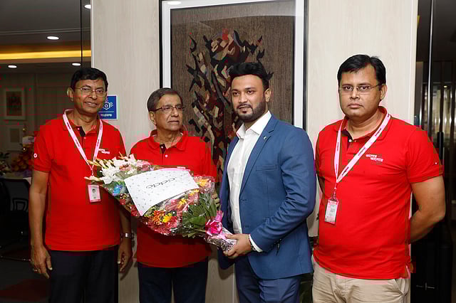 প্রথম আলোকে শুভেচ্ছা জানায় অপো