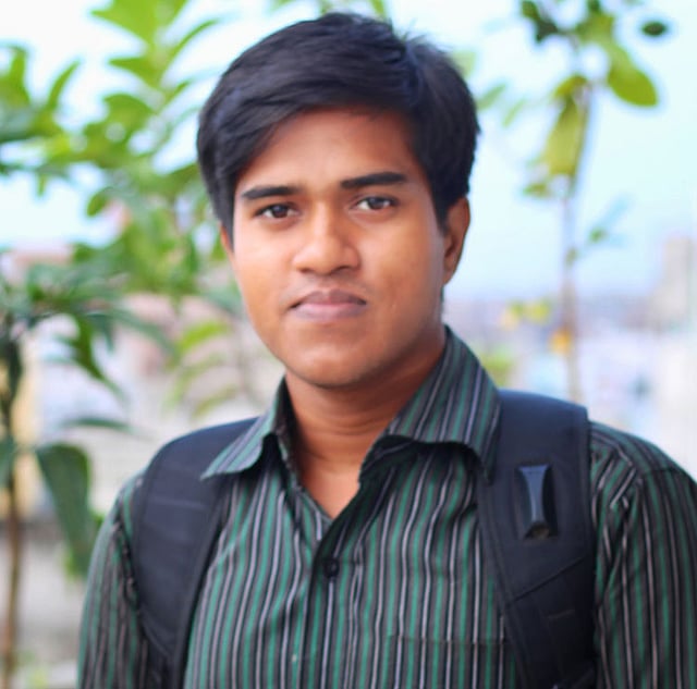 বাংলাদেশ প্রকৌশল বিশ্ববিদ্যালয়ের (বুয়েট) সিভিল ইঞ্জিনিয়ারিং বিভাগ থেকে এ বছর পড়াশোনা শেষ করেছেন রকিবুল ইসলাম।