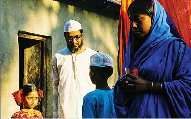 ২০০২ সালে কান চলচ্চিত্র উৎসবে প্রদর্শিত ও পুরস্কৃত হয়েছে মাটির ময়না