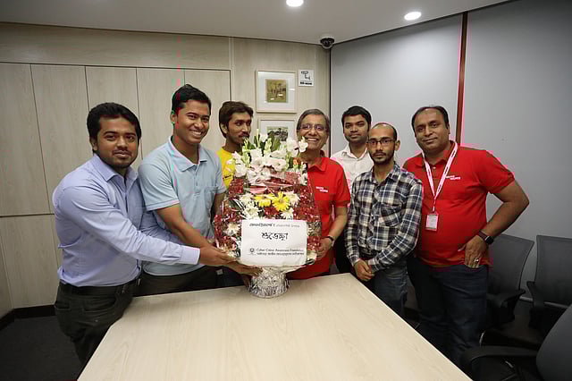 সাইবার ক্রাইম অ্যাওয়ারনেস ফাউন্ডেশনের পক্ষ থেকে শুভেচ্ছা জানানো হয় প্রথম আলোকে