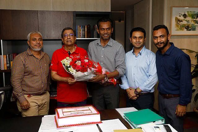 নগদ-এর পক্ষ থেকে ফুলেল শুভেচ্ছা