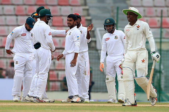 ব্রায়ান চারিকে আউট করার পর মেহেদী হাসান মিরাজ। ছবি: শামসুল হক