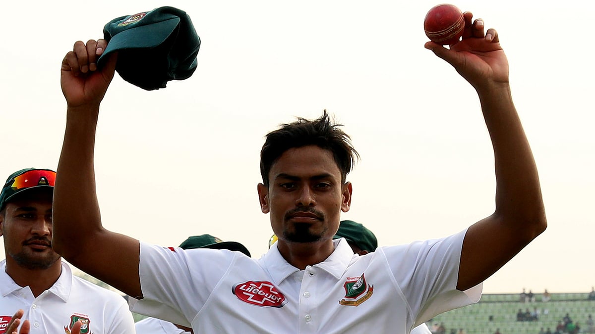 ক্যারিয়ারে প্রথমবারের মতো ম্যাচে ১০ উইকেট পেলেন তাইজুল ইসলাম। ছবি: শামসুল হক