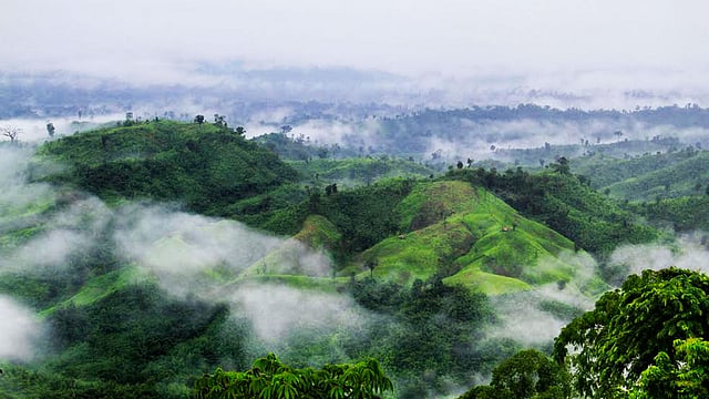 দেশের প্রাকৃতিক সৌন্দর্যের জায়গাগুলোতে বেড়ানোর হার বেড়েছে। রাঙামাটির সাজেক। ছবি: সংগৃহীত