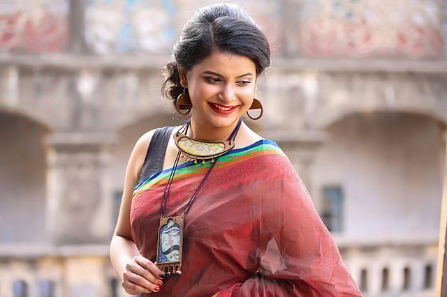 গয়নার উপকরণ ও নকশায় নানা বৈচিত্র্য দেখা যাচ্ছে। মডেল: শবনম ফারিয়া, ছবি: প্রথম আলো