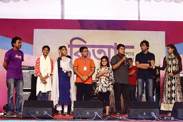 পাঠকের মুখোমুখি কিআ- পর্বে পাঠকদের কঠিন কঠিন প্রশ্নের উত্তর দিয়েছেন কিআর সম্পাদনা দলের সদস্য মহিতুল আলম ও আদনান মুকিত