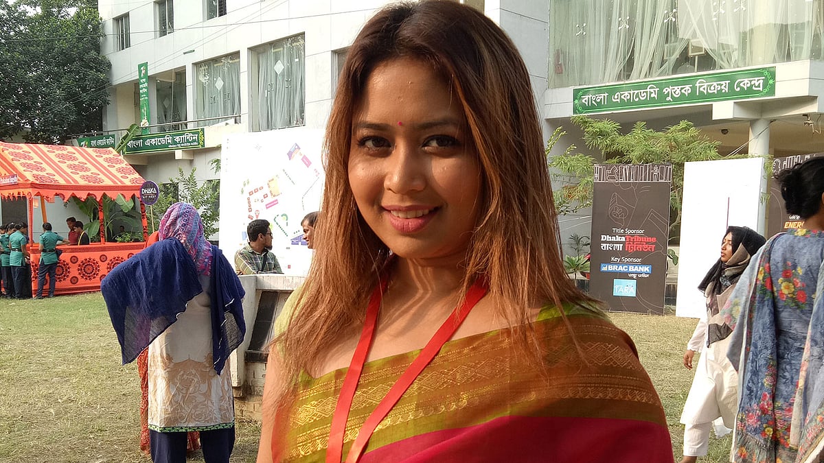বাংলা একাডেমিতে আশনা হাবিব ভাবনা। ছবি: প্রথম আলো