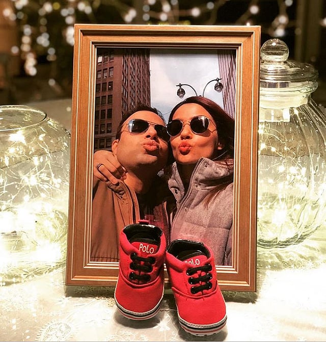 সামাজিক যোগাযোগমাধ্যমে এই ছবি শেয়ার করে সুরভিন জানিয়েছেন যে তিনি মা হতে যাচ্ছেন। ছবি: ইনস্টাগ্রাম।