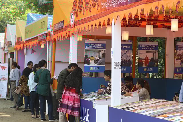 উৎসবে রয়েছে দেশি-বিদেশি প্রকাশনা সংস্থার স্টল। ছবি: আবদুস সালাম