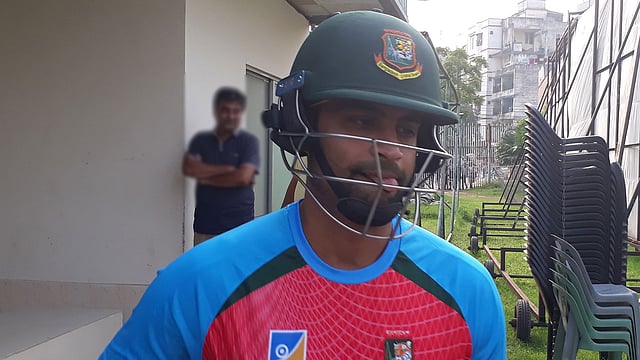 আজ বিকেলে নেট অনুশীলন শুরুর আগে তামিম। ছবি: প্রথম আলো