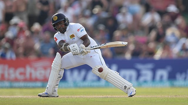 শেষ টেস্টের শেষ ইনিংসে ব্যাট হাতে ৪ রান করেন কিংবদন্তি স্পিনার হেরাথ। ছবি: টুইটার