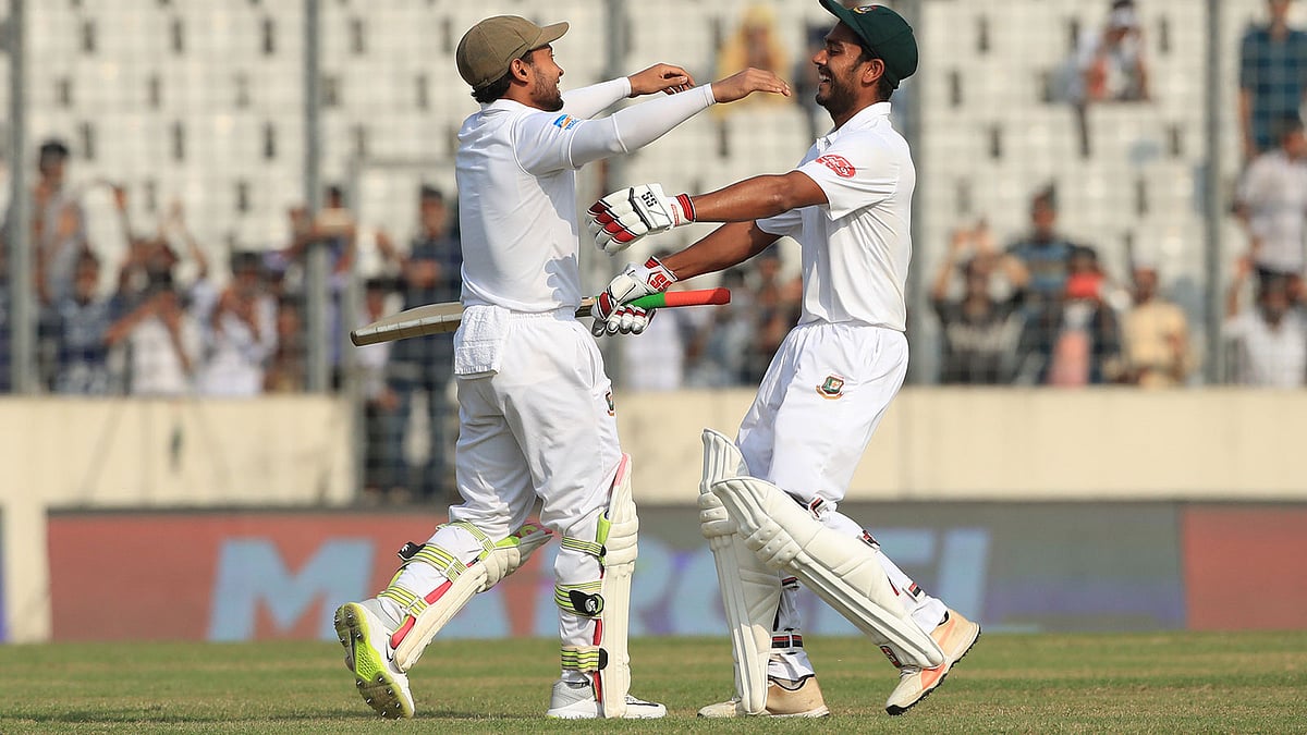 মুশফিক যদি সেই রেকর্ডটির কথা জানতেন ! ছবি: প্রথম আলো