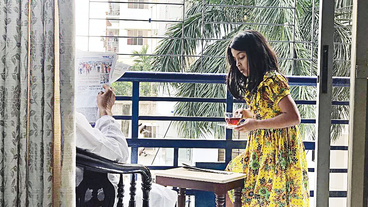 নিঃশব্দতার শহর স্বল্পদৈর্ঘ্য ছবির দৃশ্যে ‘শারমিন’ চরিত্রের খুদে অভিনয়শিল্পী ঋদ্ধি