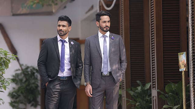 মডেল: আজিম–উদ–দৌলা ও হান্নান ভাট পোশাক: ক্যাটস আই মেকআপ ও চুল: অরা বিউটি লাউঞ্জ স্থান কৃতজ্ঞতা: প্যান প্যাসিফিক সোনারগাঁও হোটেল ছবি: কবির হোসেন