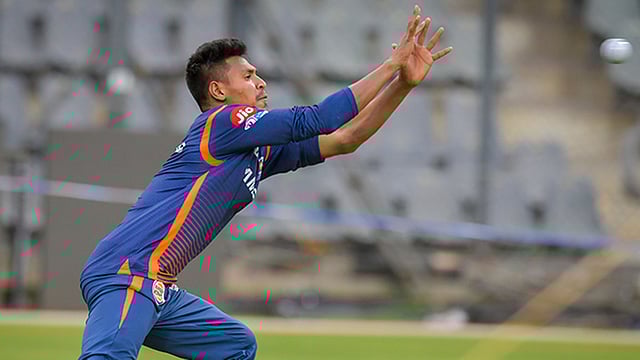 আইপিএলে নেই মুস্তাফিজ। ছবি: মুম্বাই ইন্ডিয়ান্স