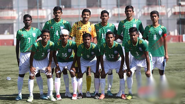 অনূর্ধ্ব–১৫ সাফ ফুটবলের চ্যাম্পিয়ন বাংলাদেশ। সংগৃহীত ছবি