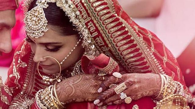 বিয়েতে দীপিকা পাড়ুকোনের হাতে সেই আংটি