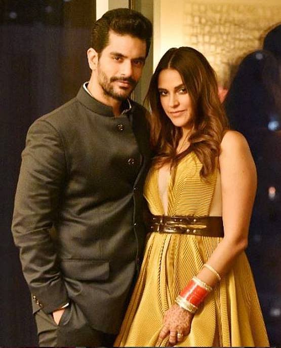 অঙ্গদ বেদি ও নেহা ধুপিয়া