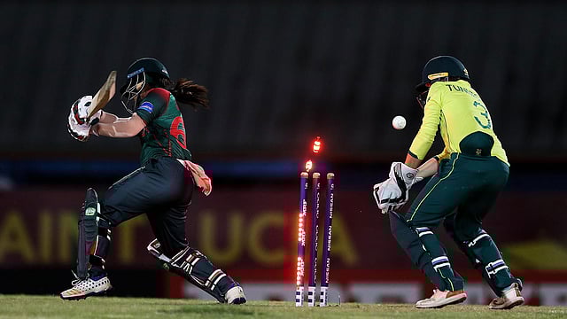 টি-টোয়েন্টি বিশ্বকাপের প্রতিটি ম্যাচে ১০০ রান তোলার আগেই পটল তুলছে মেয়েদের ইনিংস! ছবি: আইসিসি)