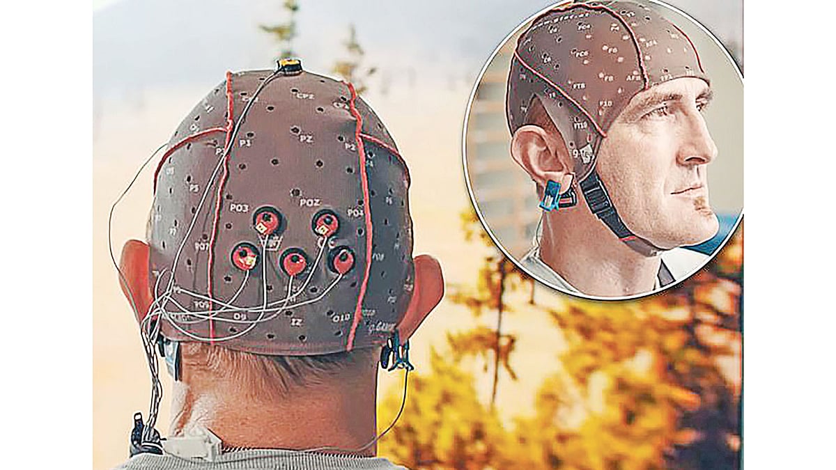 হেডসেটে থাকা অসংখ্য সেন্সর মস্তিষ্ক থেক পাওয়া সংকেত গ্রহণ করবে