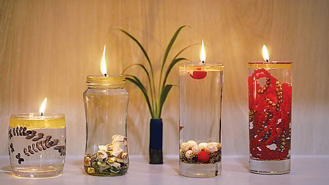 জল–তেলের এমন নান্দনিক বাতি নিজেই বানাতে পারেন। ছবি: খালেদ সরকার