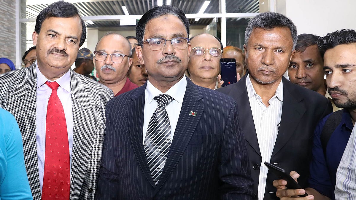 নির্বাচন কমিশনে বিএনপির যুগ্ম মহাসচিব সৈয়দ মোয়াজ্জেম হোসেন আলাল। ছবি: তানভীর আহাম্মেদ