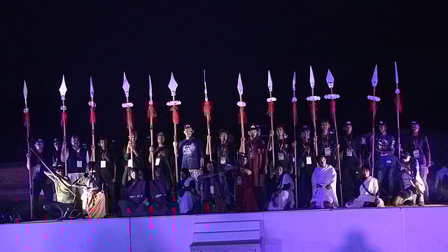 কারিগরি মঞ্চায়নে ‘মহাস্থান’ নাটকের দৃশ্য