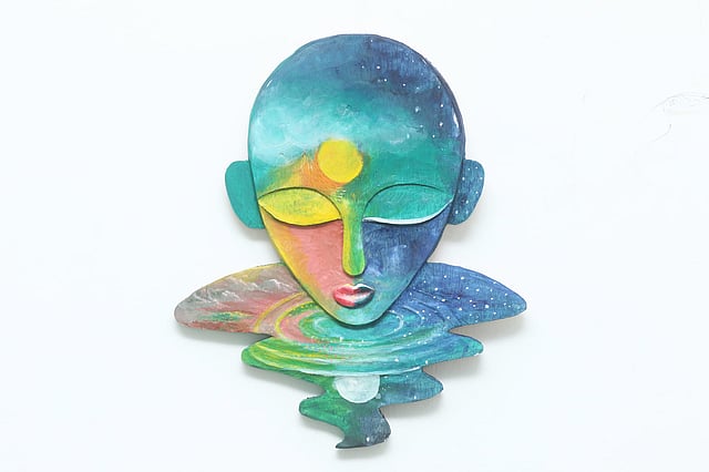 শিল্পী তাহমিনা সুলতানার বর্ণিল মুখোশ।