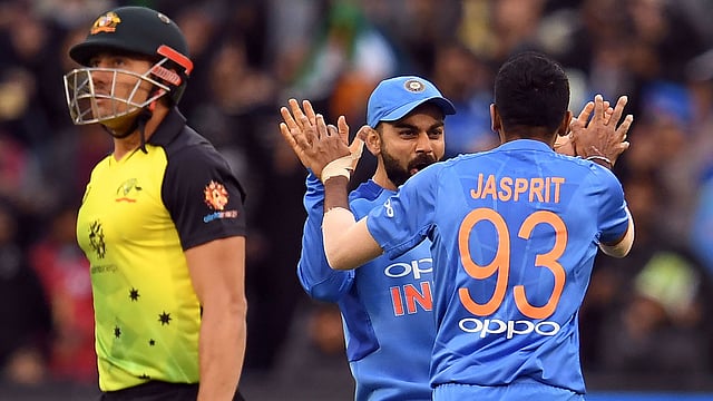 ভারতীয় বোলারদের চেষ্টা ব্যর্থ করে দিয়েছে বৃষ্টি। ছবি: এএফপি