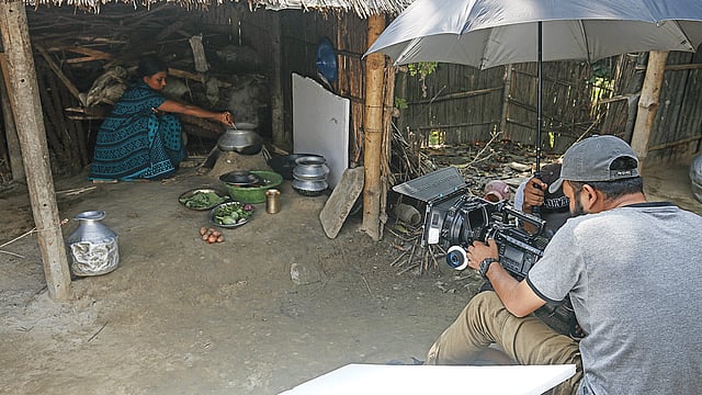 ক্যামেরায় ধরা হচ্ছে চরখিদিরপুরের জীবন।