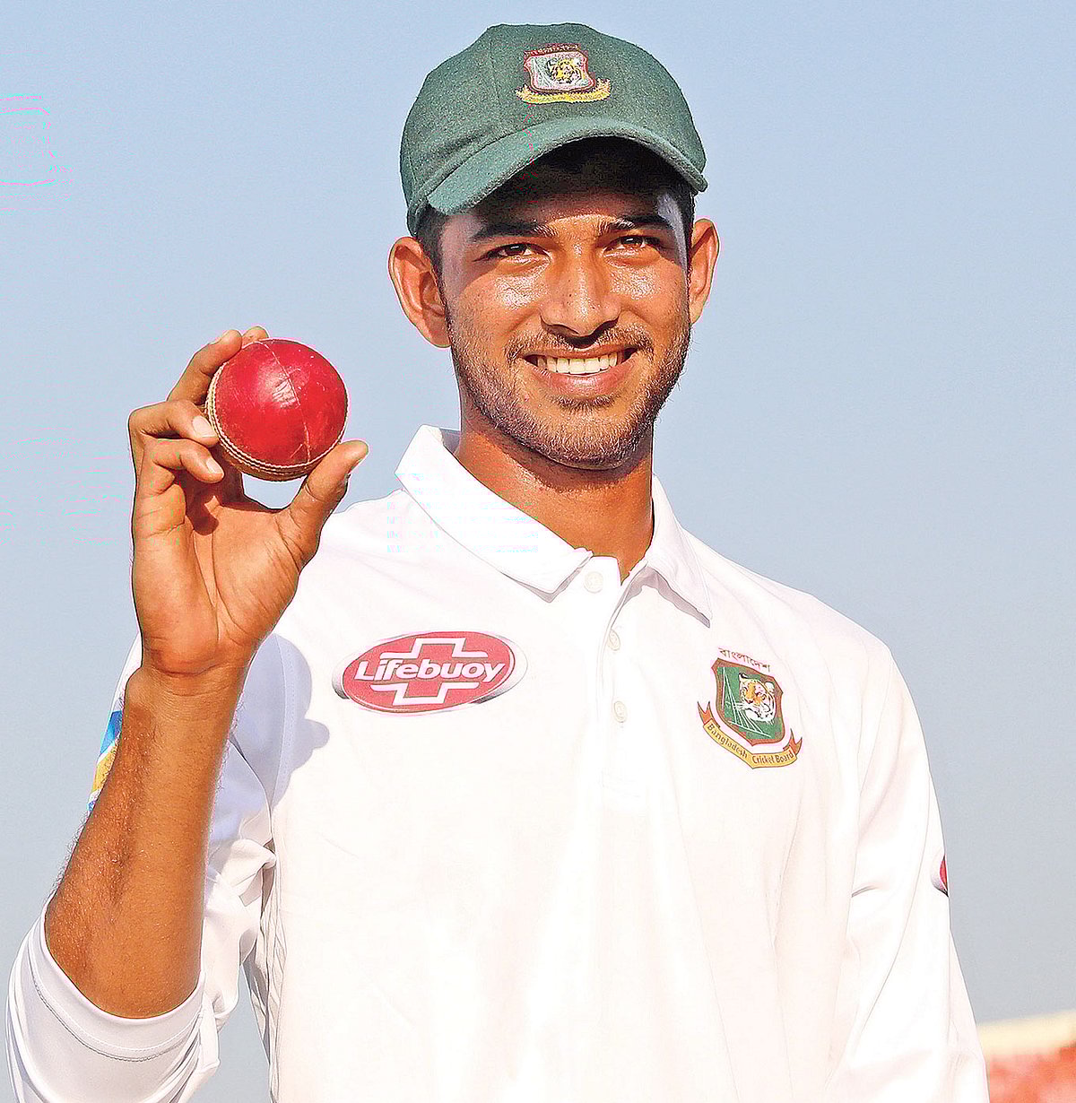 অভিষেকেই ৫ উইকেট নিয়ে বিশ্ব রেকর্ড গড়েছেন নাঈম। ছবি: প্রথম আলো