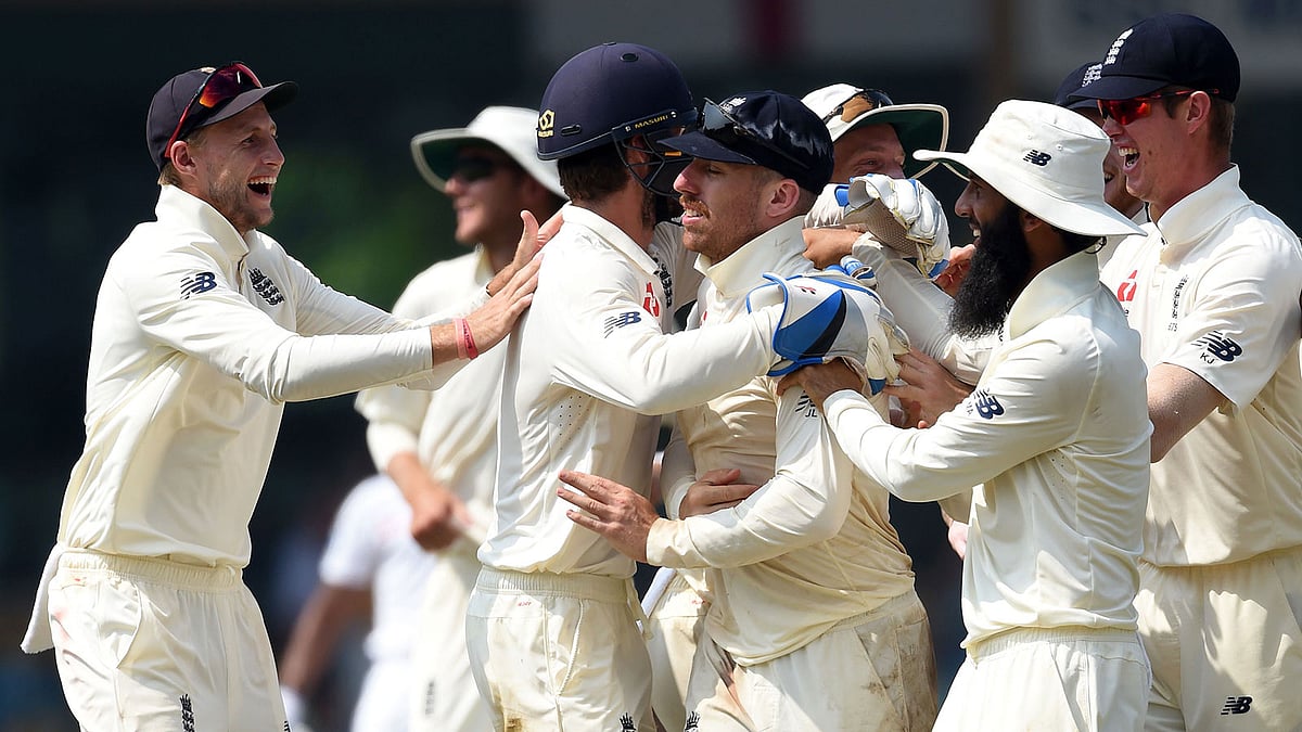 প্রথমবারের মতো শ্রীলঙ্কাকে তাদেরই মাঠে ধবলধোলাই করল ইংল্যান্ড। ছবি: এএফপি