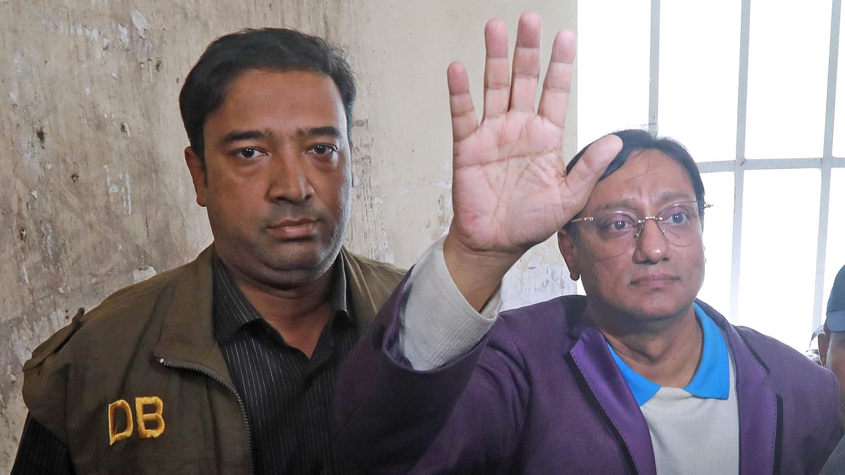 শাহাদাত হোসেনকে আজ কারাগার থেকে আদালতে আনা হয়। ছবি: জুয়েল শীল