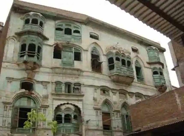 পাকিস্তানের পেশোয়ারে কিস্যা খাউনি বাজারে রাজ কাপুরের পৈতৃক বাড়ি ‘কাপুর হাভেলি’