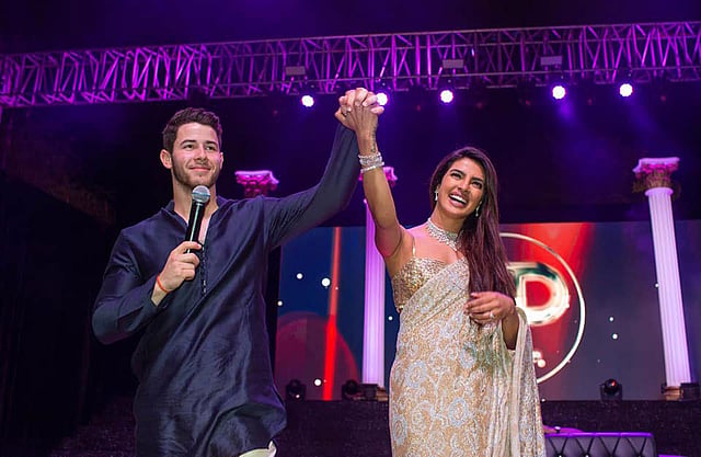 সংগীত অনুষ্ঠানে নিক জোনাস ও প্রিয়াঙ্কা চোপড়া
