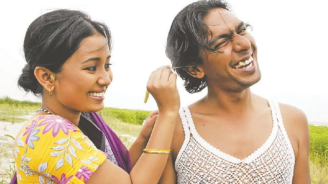 মনপুরা ছবিতে ফারহানা মিলির সঙ্গে চঞ্চল