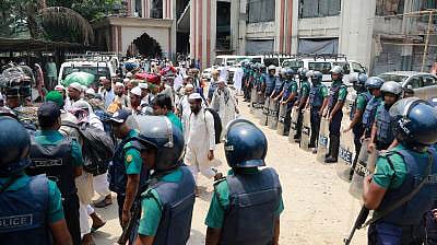 আলেম সমাজের সহনশীলতার ওপর পরিস্থিতির পরিণতি নির্ভর করছে। ছবি: প্রথম আলো