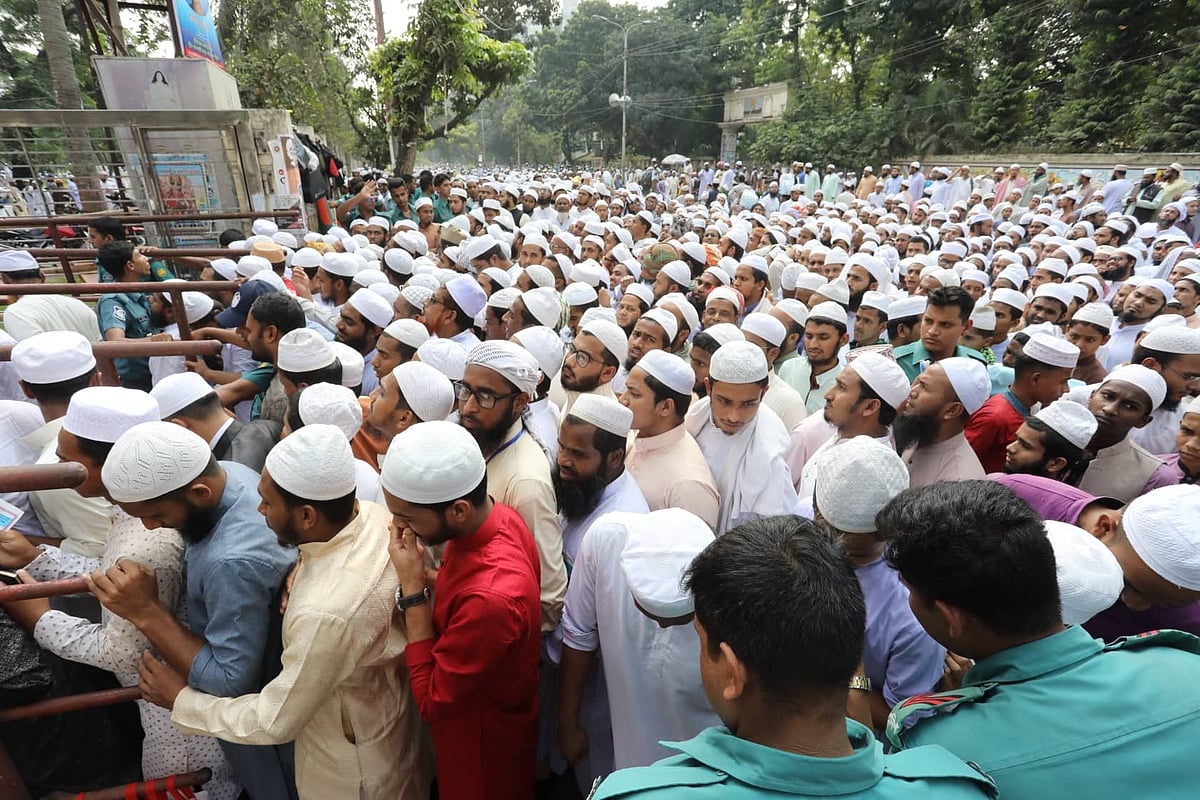 সম্প্রতি ঢাকার সোহরাওয়ার্দী উদ্যানে হেফাজতে ইসলামের শুকরানা মাহফিল হয়। প্রথম আলো ফাইল ছবি।