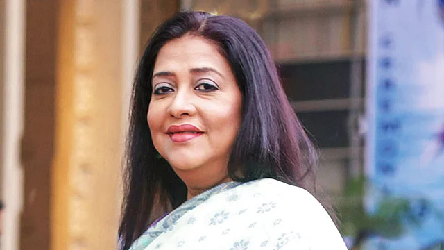 চলার পথে আমার অনেক প্রশ্নের উত্তর সুবর্ণা মুস্তাফা খুঁজে পান রবীন্দ্রনাথ ঠাকুরের গল্পগুচ্ছ বইয়ে। ছবি: প্রথম আলো