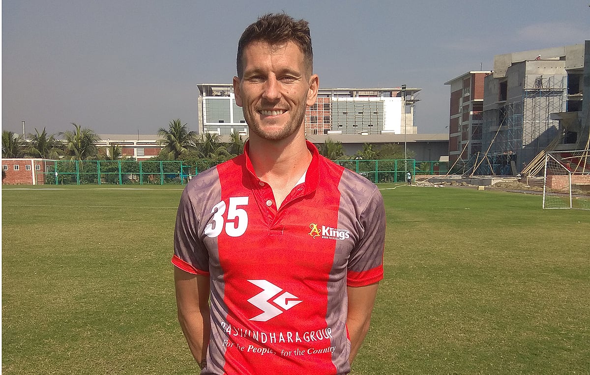 বসুন্ধরা কিংসের অনুশীলন মাঠে জর্জ গোটর। ছবি: প্রথম আলো