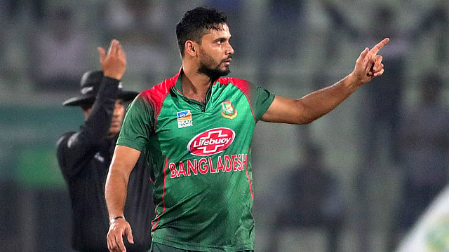 শেষ ওভারে মাহমুদউল্লাহকে বল দেওয়ার কারণ ব্যাখ্যা করলেন মাশরাফি বিন মুর্তজা। ছবি: প্রথম আলো