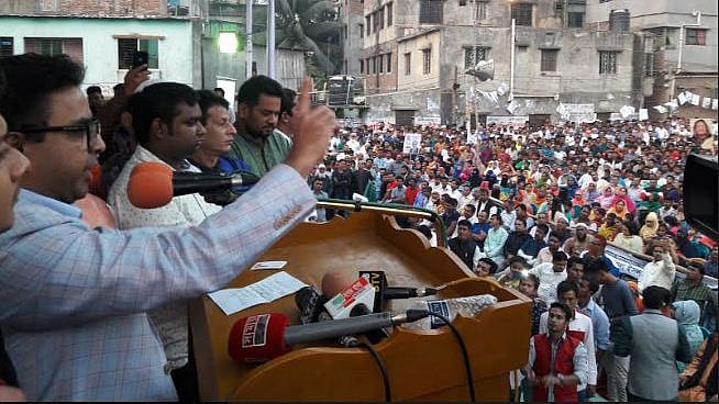 খাদ্যমন্ত্রীর নির্বাচনী জনসভায় বক্তব্য দিচ্ছেন ডিএসসিসির মেয়র মোহাম্মদ সাঈদ খোকন। কামরাঙ্গীরচর, ঢাকা, ১২ ডিসেম্বর। ছবি: প্রথম আলো