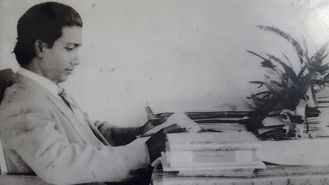 শহীদ বুদ্ধিজীবী ঢাকা বিশ্ববিদ্যালয়ের শিক্ষক আনোয়ার পাশা। ছবি: সংগৃহীত