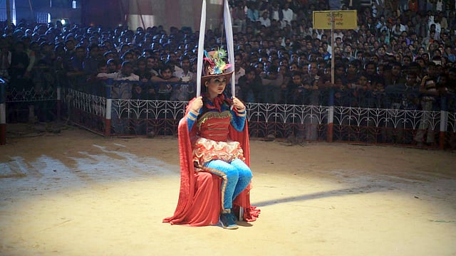 মাহমুদ দিদার পরিচালিত ‘বিউটি সার্কাস’ চলচ্চিত্রে জয়া আহসান। ছবিটি লেখার সঙ্গে প্রতীকী হিসেবে ব্যবহার করা হলো