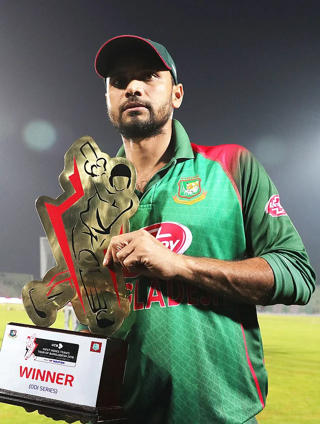ইমরান খান হতে চান না মাশরাফি। ছবি: প্রথম আলো