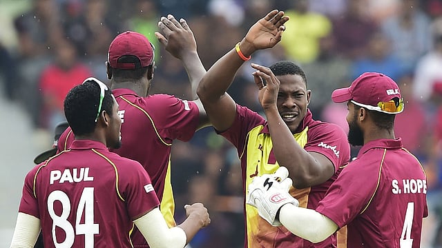 বোলিংয়ে দারুণ শুরু ওয়েস্ট ইন্ডিজের। ছবি: এএফপি
